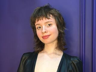 naked girl with webcam masturbating with sextoy LillyStark