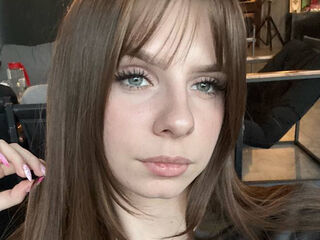 nude webcamgirl picture LoiseHarington