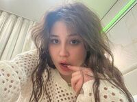 camgirl playing with dildo LolaBerry