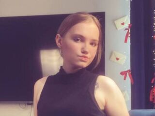 sexy cam girl LoraKen