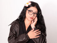 cam slut chat room LunaBlur