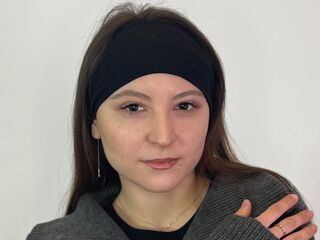 naughty cam girl fingering pussy LuzJeantet