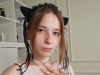 camslut topless LynetteHeart