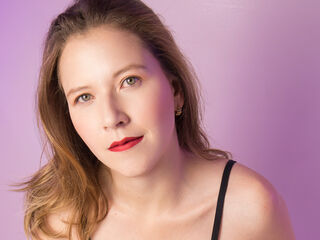 topless webcamgirl LyraBloom