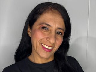 camslut showing pussy MacielRossi