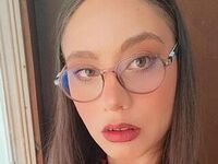 cam girl masturbating with vibrator MadeCristine