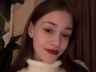 nude camgirl picture MaeBroadway