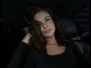 girl MariamCurrington