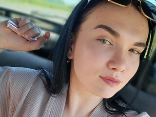naked camgirl masturbating with vibrator MelindaHeid