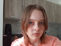 cam strip tease MerciaDurow