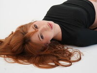 cam girl playing with dildo MiaDuffer