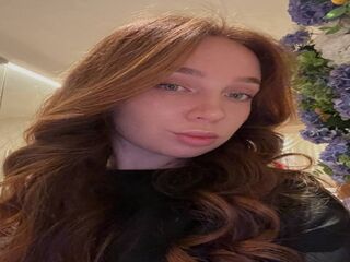 camslut showing tits MiaIvory