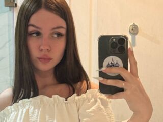 cybersex chatroom MiaRioti