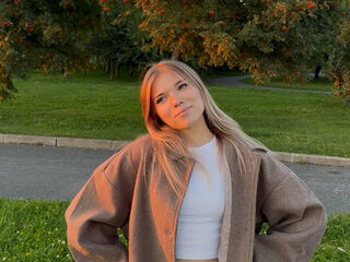 sexy webcamgirl MichaelaFox