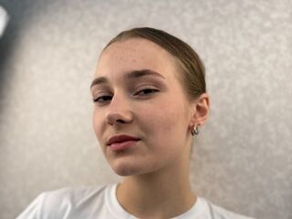 naked webcamgirl MinnaMelugin