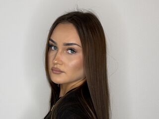 live webcam model MyrnaMackesy