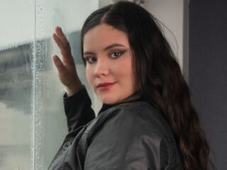 naked webcam girl photo NahiaMonet