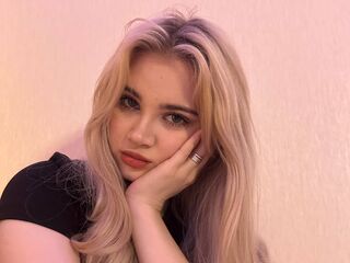 camslut fingering pussy NakitaLorette