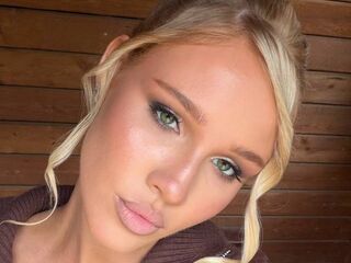 hot striptease web cam NishaDegregorio