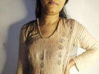 naked camgirl RubbynaKhan