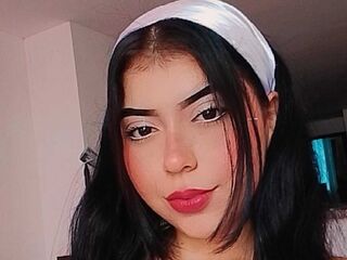 camgirl showing pussy SalomeKio