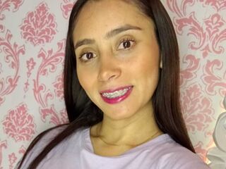 hot cam girl fingering shaved pussy ScarlettMills