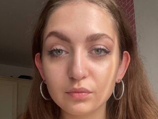 camwhore fingering shaved pussy ShaniFland