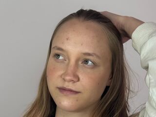 kinky cam SharriDougan