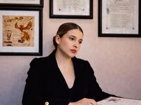 camgirl playing with dildo SofiaBetancurt