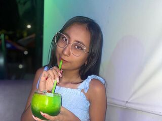 naked camgirl SophiaLennon