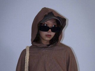 camwhore masturbating with vibrator SumikoKrejcik