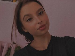 camgirl masturbating with dildo SweetOlivia