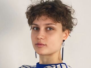 camslut showing pussy TheolaTunison