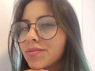 cam girl live ThiaraSanchez
