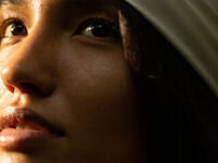 cam girl playing with vibrator TiaJune