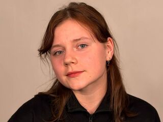 camslut showing pussy TonaBurgard