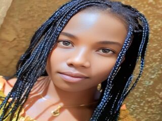 camgirl playing with vibrator TricyMella