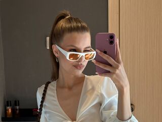 camslut masturbating ViolettaDarling