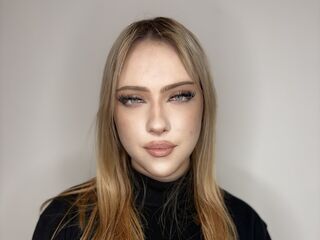 cam girl playing with sextoy VirgieJanosek