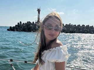 girl nude YaekoBrowers