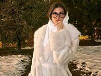 camgirl masturbating with vibrator YukoHazer