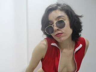 camslut topless YurikoMia